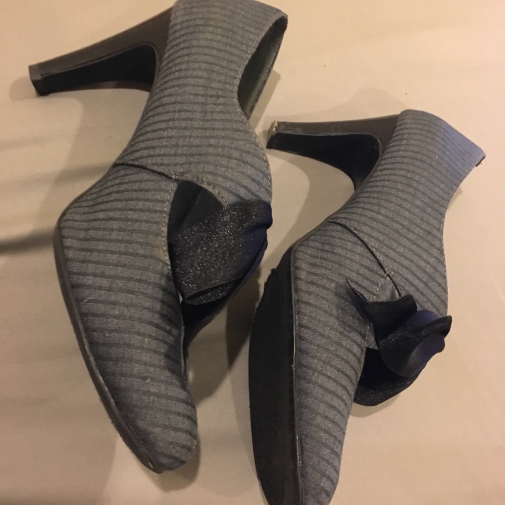 🎉MUST GO🎉 Ann Marino grey striped Mary Janes